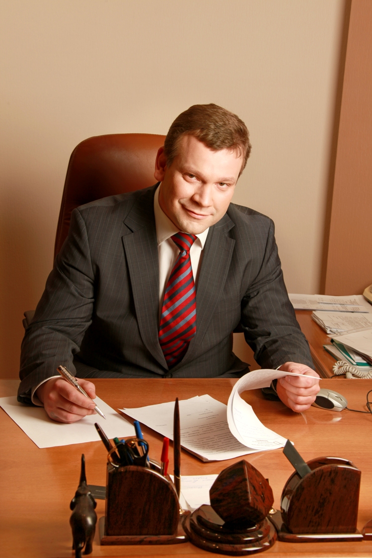Дмитрий Юрьевич НОЖЕНКО, министр торговли, питания и услуг Свердловской области: «За 6 месяцев 2010 года в области было реализовано на 6,2% больше ювелирных изделий, чем за аналогичный период прошлого года»
